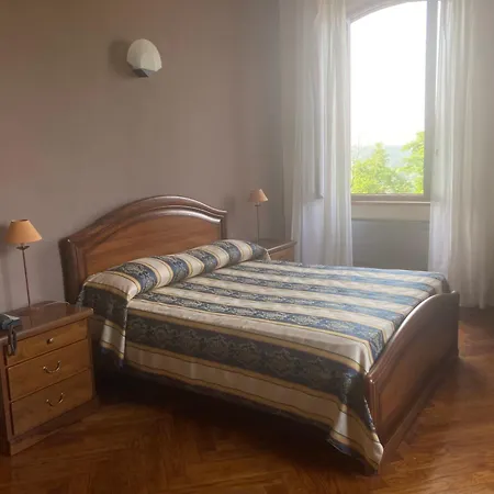 Conte Riccardi 3* Rocca D'Arazzo