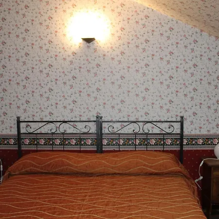 Hotel Conte Riccardi Rocca D'Arazzo