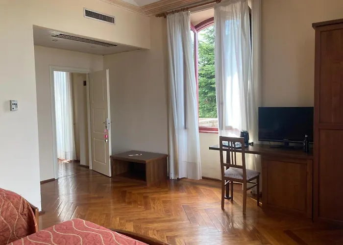 Hotel Conte Riccardi Rocca D'Arazzo