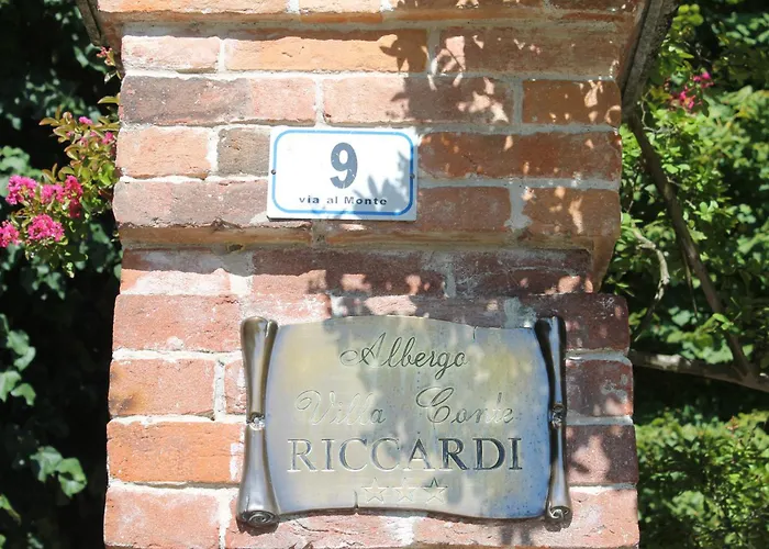 Conte Riccardi Hotel Rocca D'Arazzo