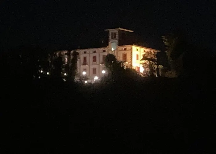 Conte Riccardi Hotel